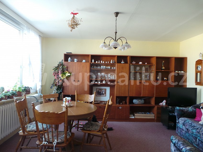 Prodej bytu 4+1 45 m^2 Toušeňská, Praha 4 - Lhotka 14200