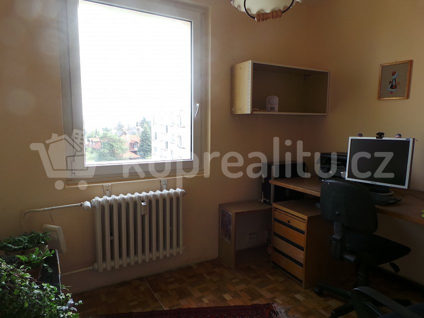 Prodej bytu 4+1 45 m^2 Toušeňská, Praha 4 - Lhotka 14200