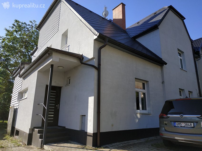 Prodej  rodinného domu 260 m^2 Lazecká, Olomouc 77900