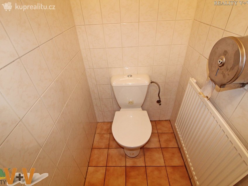 Pronájem  obchodních prostor 7 m^2 Štítného 43, České Budějovice 