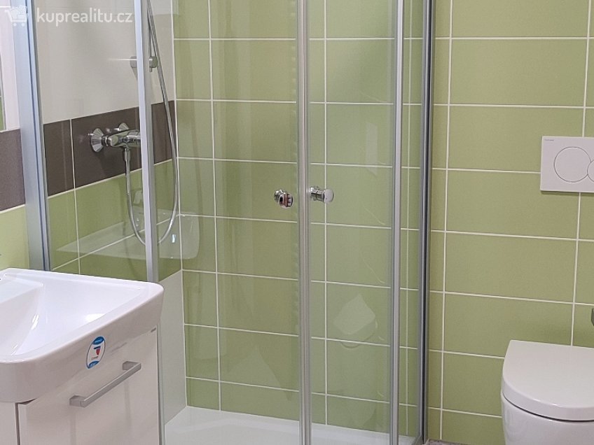 Pronájem bytu 1+kk 28 m^2 Divišovo náměstí, Znojmo 669 02