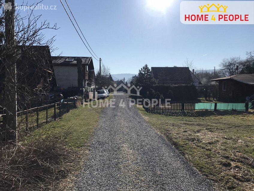 Prodej  stavebního pozemku 585 m^2 Pod Chybou, Zadní Třebaň 