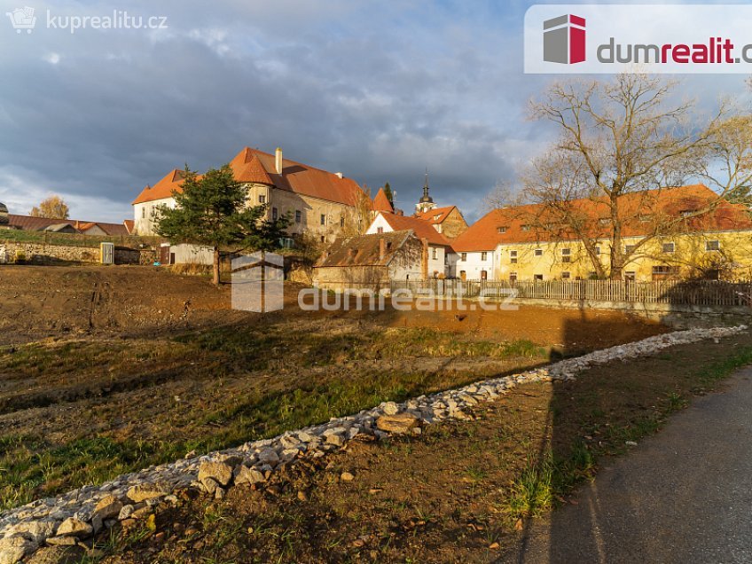 Prodej  ubytovacího zařízení 3010 m^2 Louňovice pod Blaníkem, Louňovice pod Blaníkem 