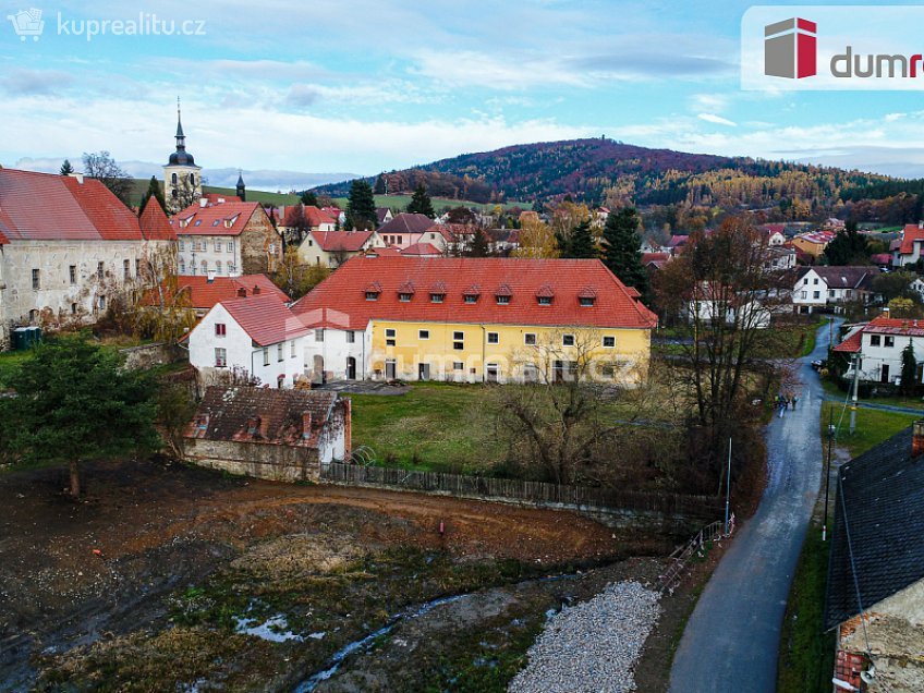 Prodej  ubytovacího zařízení 3010 m^2 Louňovice pod Blaníkem, Louňovice pod Blaníkem 