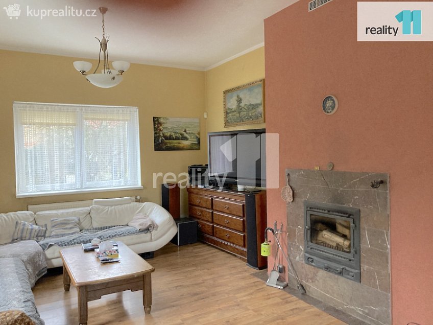 Prodej  rodinného domu 220 m^2 U Hřiště, Karlovy Vary 