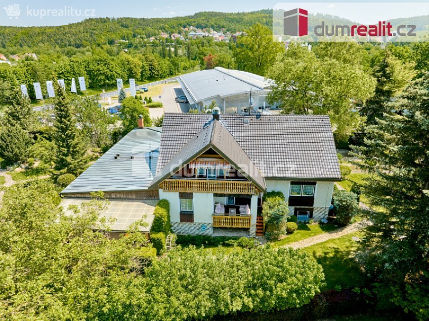 Prodej  rodinného domu 1333 m^2 Česká, Karlovy Vary 