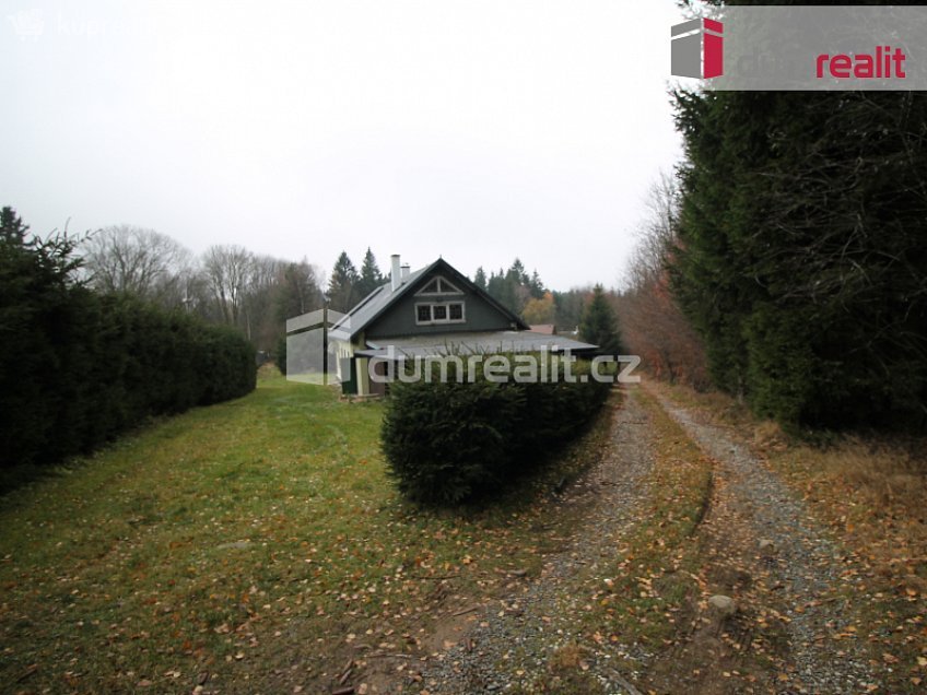 Prodej  rodinného domu 245 m^2 Lesná, Lesná 