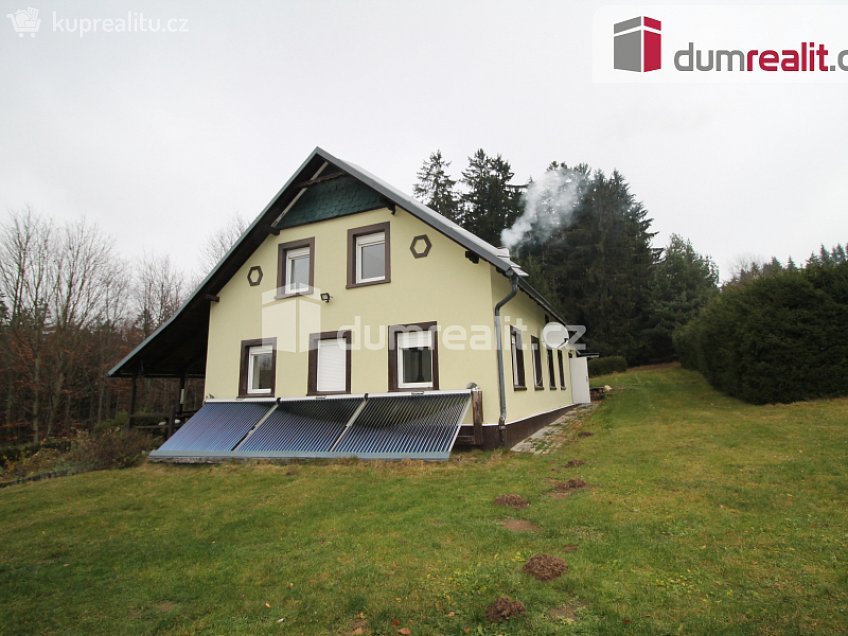 Prodej  rodinného domu 245 m^2 Lesná, Lesná 
