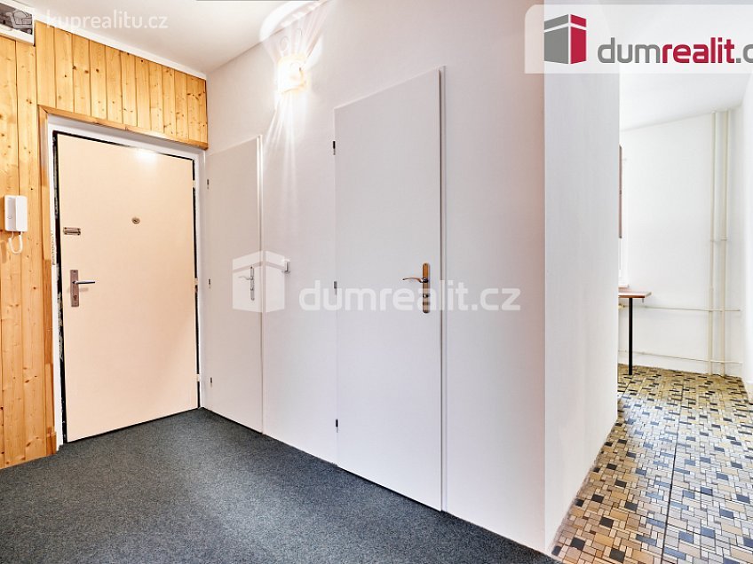 Prodej bytu 3+1 67 m^2 Krymská, Karlovy Vary 