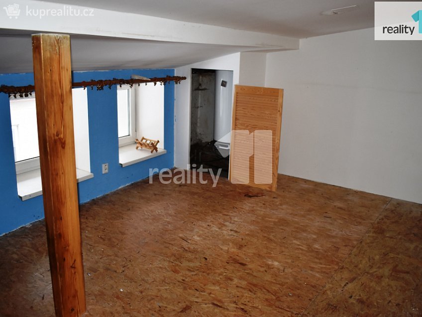 Prodej  rodinného domu 120 m^2 Máchova, Broumov 