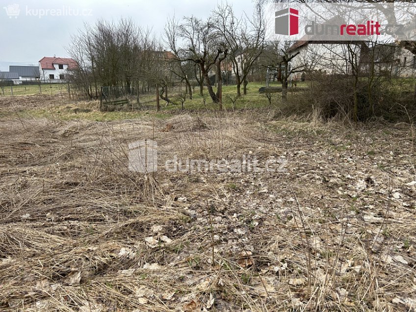 Prodej  stavebního pozemku 1743 m^2 Čáslavsko, Čáslavsko 