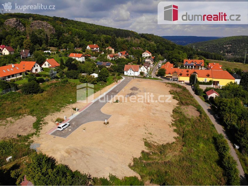 Prodej  stavebního pozemku 1142 m^2 Mezi zahrádkami, Černolice 