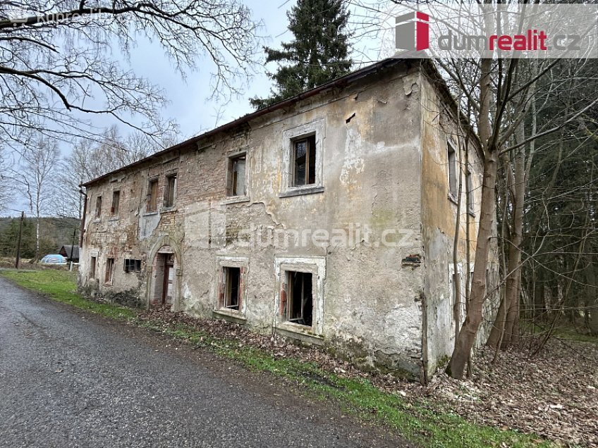 Prodej  stavebního pozemku 1065 m^2 Luby, Luby 