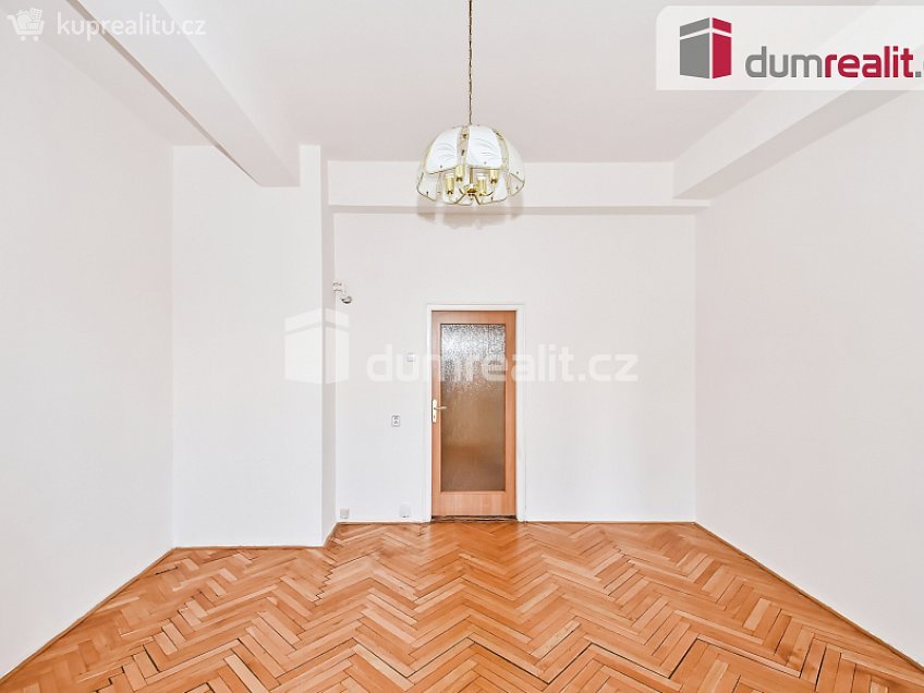 Prodej bytu 2+1 59 m^2 28. pluku, Praha 10 