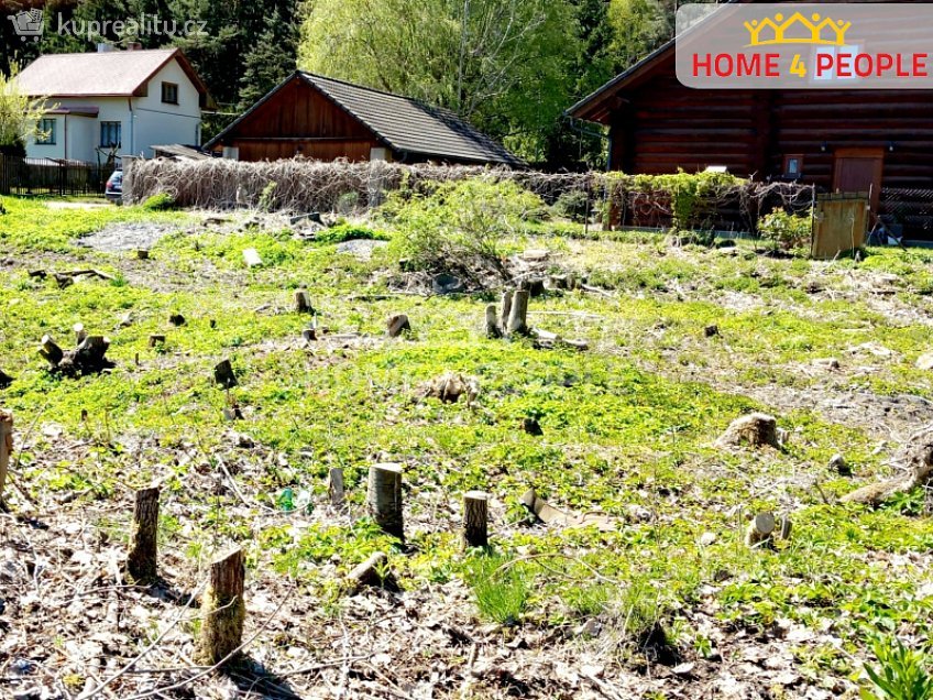 Prodej  stavebního pozemku 2392 m^2 Láz, Láz 