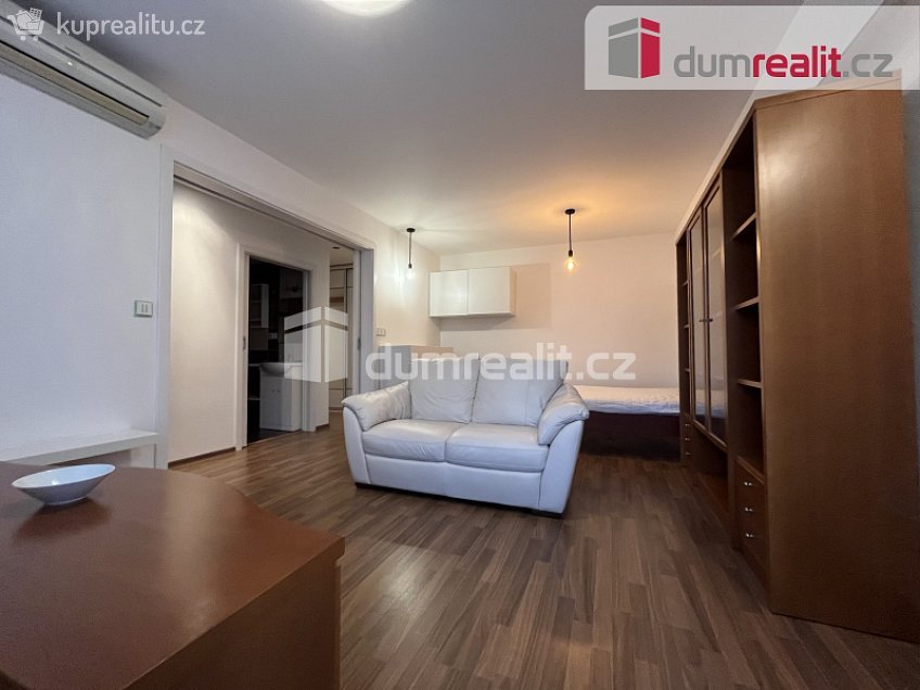 Pronájem bytu 1+1 41 m^2 sídl. Hůrka, Kralupy nad Vltavou 