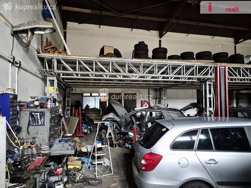 Prodej  výrobních prostor 2124 m^2 U Vodárny, Mirovice 