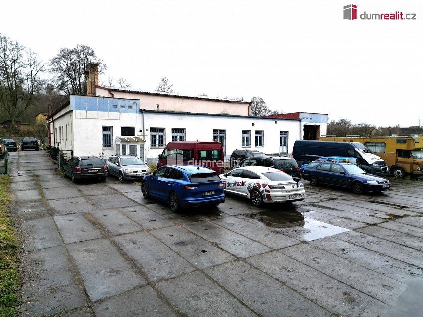 Prodej  výrobních prostor 2124 m^2 U Vodárny, Mirovice 