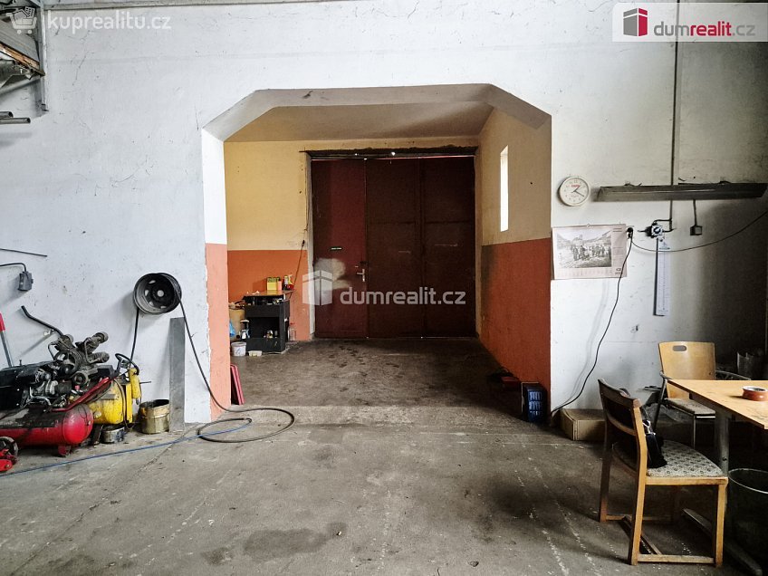 Prodej  výrobních prostor 2124 m^2 U Vodárny, Mirovice 