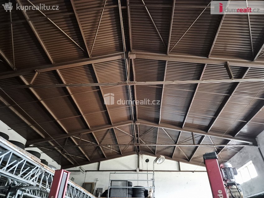 Prodej  výrobních prostor 2124 m^2 U Vodárny, Mirovice 