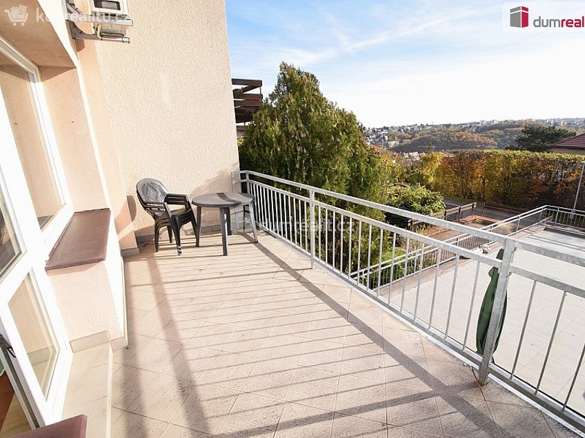 Pronájem bytu 1+kk 27 m^2 Nad Palatou, Praha 5 