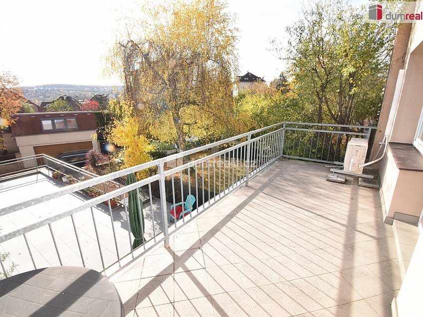 Pronájem bytu 1+kk 27 m^2 Nad Palatou, Praha 5 