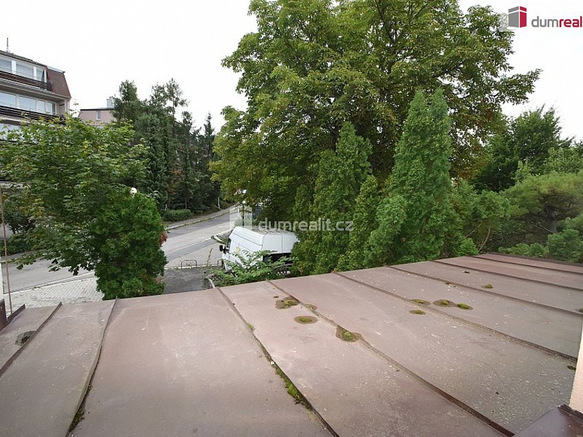 Pronájem bytu 2+kk 30 m^2 Nad Palatou, Praha 5 