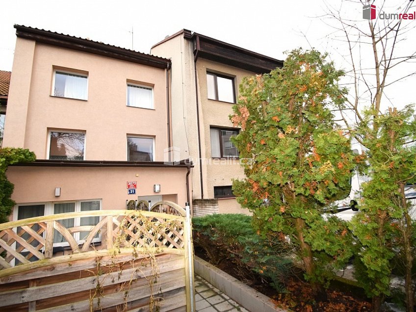 Pronájem bytu 2+kk 30 m^2 Nad Palatou, Praha 5 