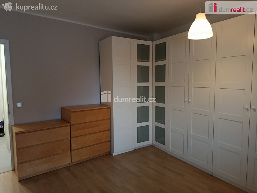 Pronájem bytu 3+1 80 m^2 Týmlova, Praha 4 