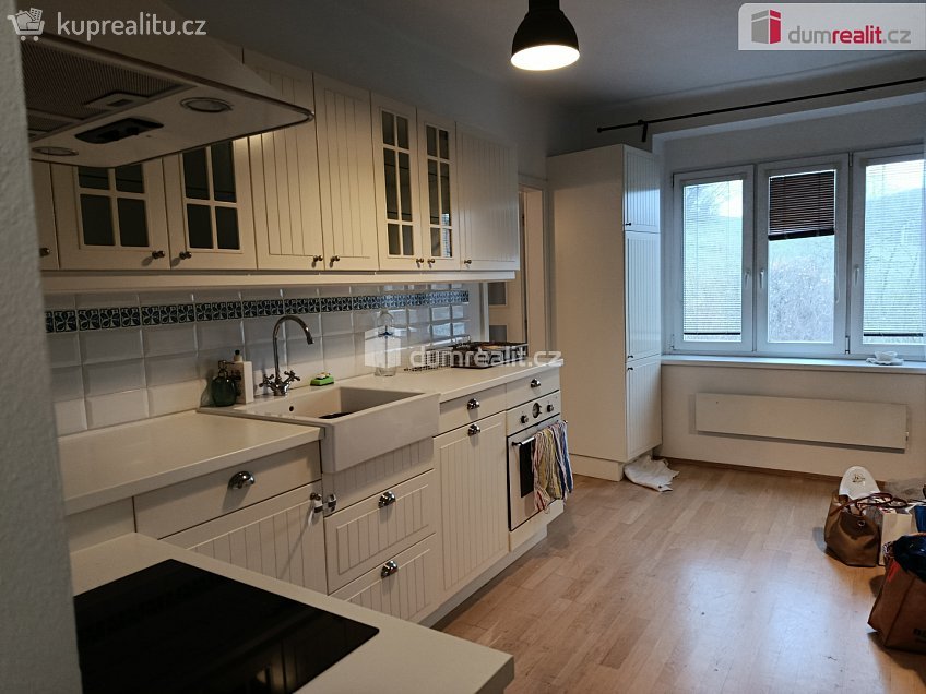 Pronájem bytu 3+1 80 m^2 Týmlova, Praha 4 