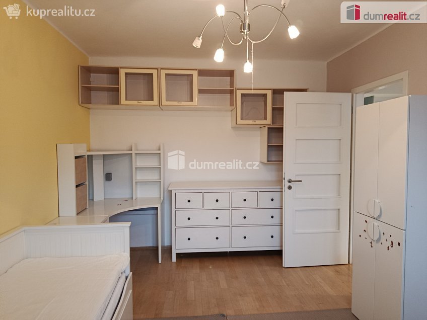 Pronájem bytu 3+1 80 m^2 Týmlova, Praha 4 