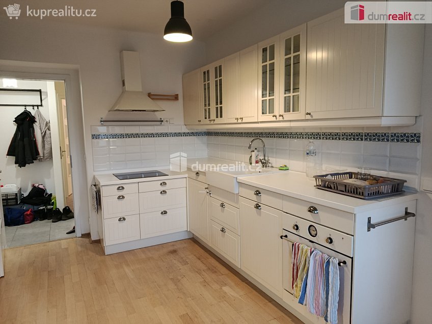 Pronájem bytu 3+1 80 m^2 Týmlova, Praha 4 