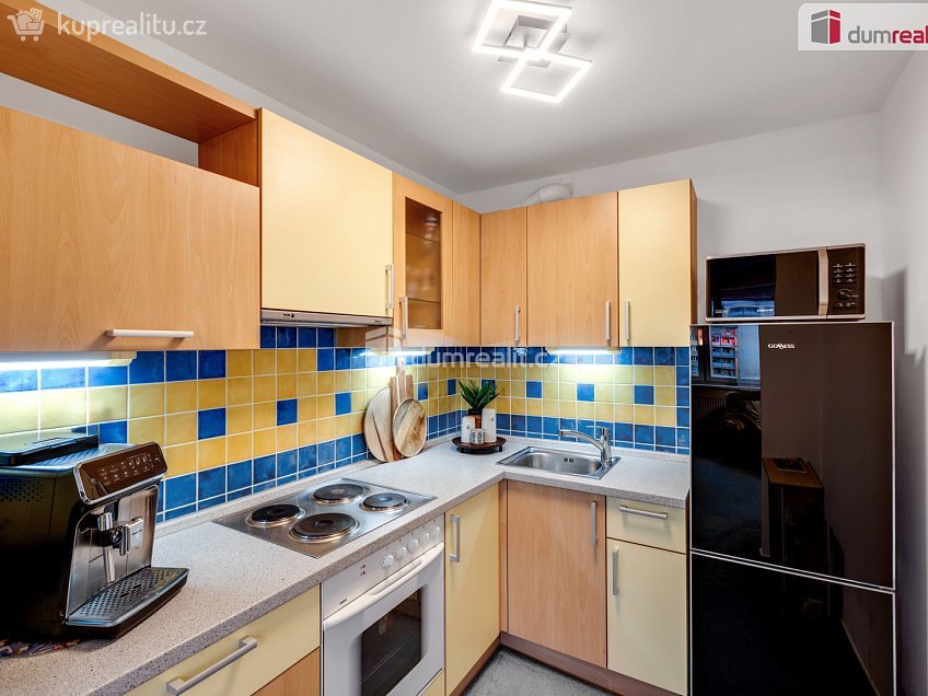 Prodej bytu 1+kk 35 m^2 Teplická, Praha 9 