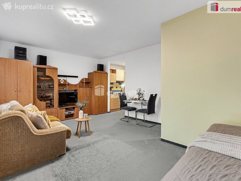 Prodej bytu 1+kk 35 m^2 Teplická, Praha 9 