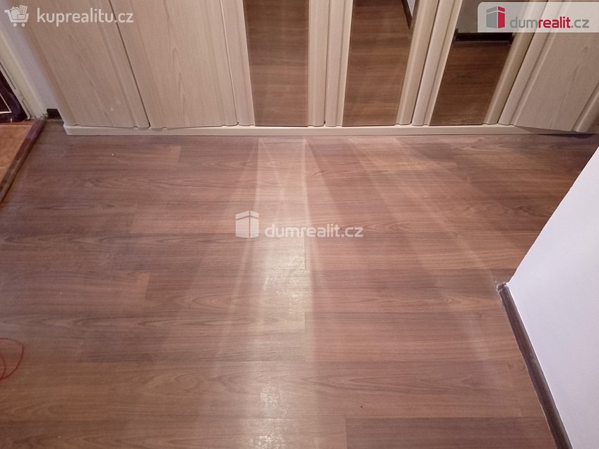 Pronájem bytu 1+1 37 m^2 Petřín, Karlovy Vary 