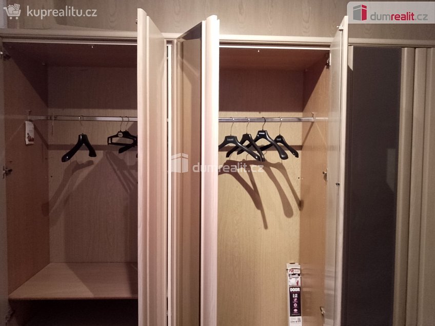 Pronájem bytu 1+1 37 m^2 Petřín, Karlovy Vary 