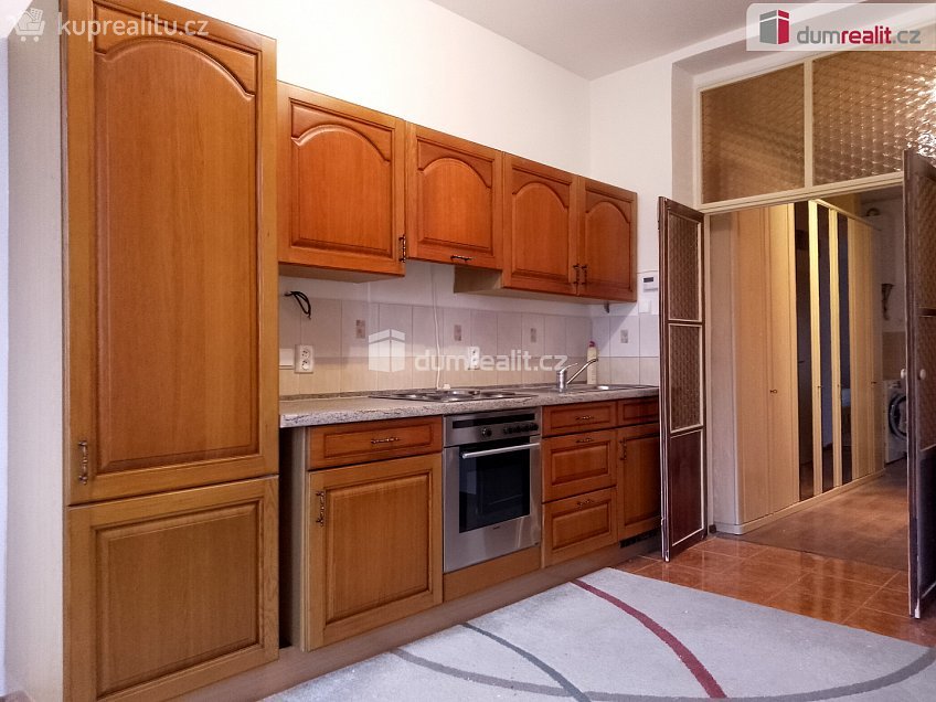 Pronájem bytu 1+1 37 m^2 Petřín, Karlovy Vary 