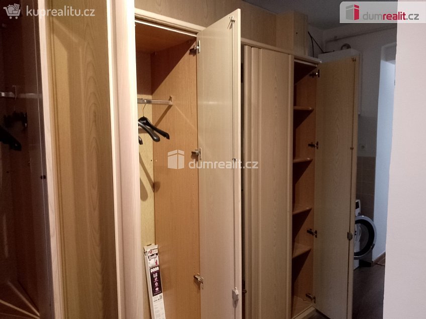 Pronájem bytu 1+1 37 m^2 Petřín, Karlovy Vary 