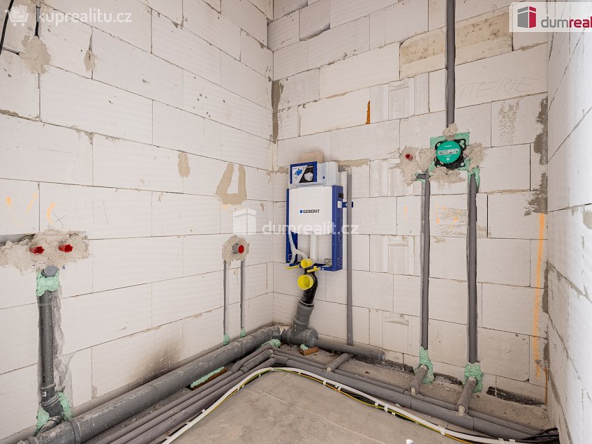 Prodej  rodinného domu 143 m^2 Jungmannova, Veltrusy 