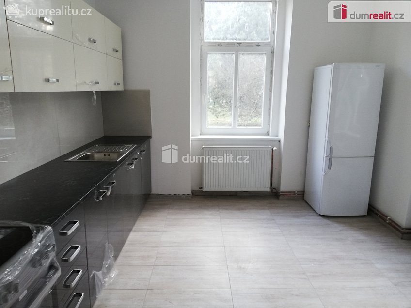 Pronájem bytu 2+1 80 m^2 Modlany, Modlany 