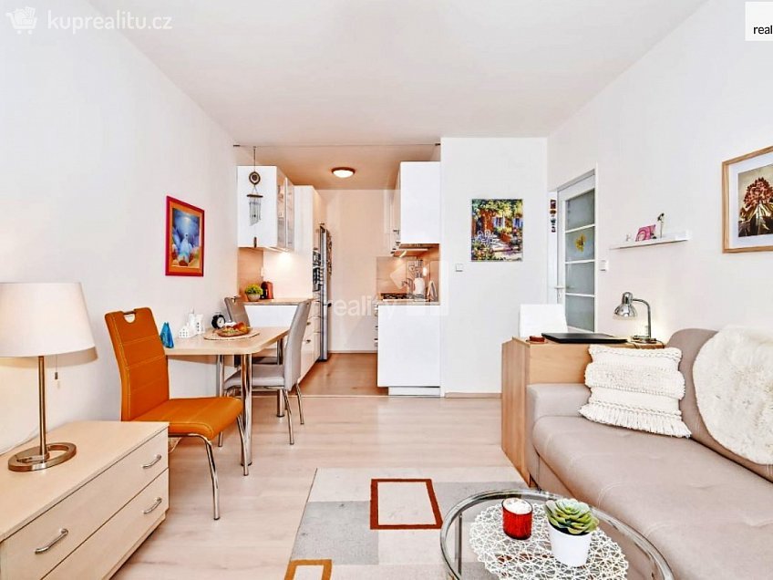 Prodej bytu 2+kk 40 m^2 Přímětická, Praha 4 