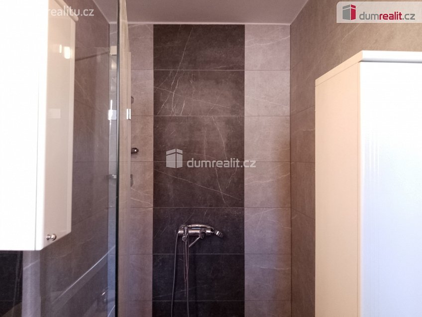 Pronájem  komerční reality 93 m^2 Sokolovská, Karlovy Vary 