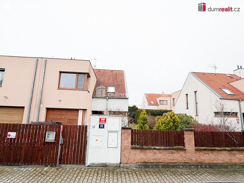 Pronájem  rodinného domu 180 m^2 Za sadem, Praha-Březiněves 