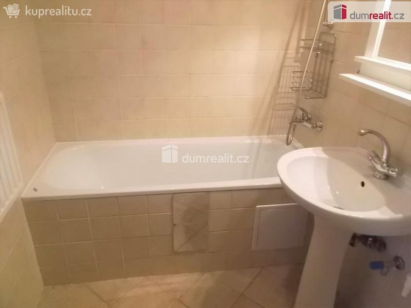 Pronájem bytu 3+1 102 m^2 Dětská, Praha 10 