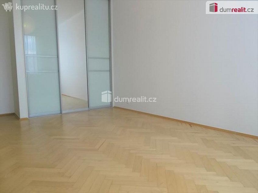 Pronájem bytu 3+1 102 m^2 Dětská, Praha 10 