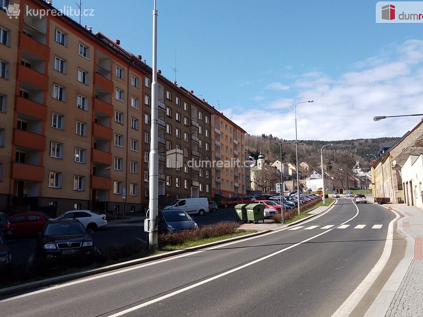 Prodej bytu 2+1 60 m^2 třída Dukelských hrdinů, Jáchymov 