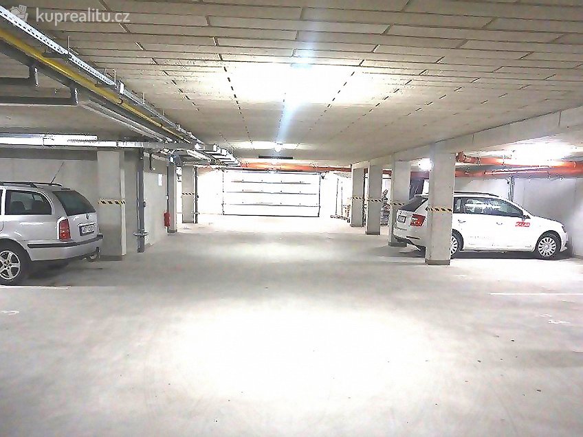 Pronájem  garáže 20 m^2 ZELNICE ii, Brno 62500