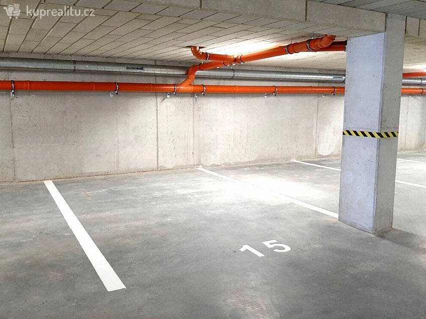 Pronájem  garáže 20 m^2 ZELNICE ii, Brno 62500