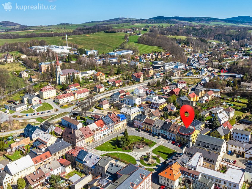 Prodej bytu atypický 156 m^2 náměstí 1. máje, Chrastava 