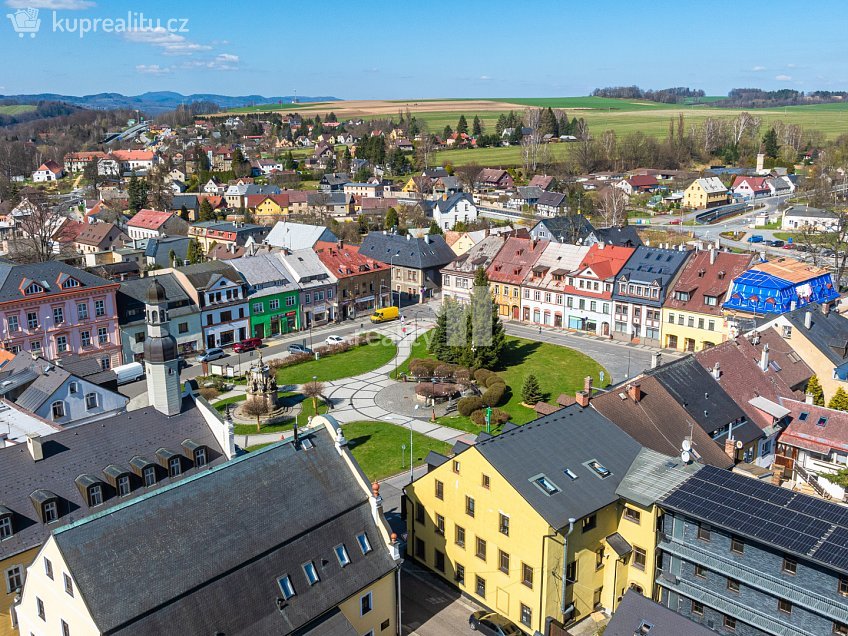 Prodej bytu atypický 156 m^2 náměstí 1. máje, Chrastava 